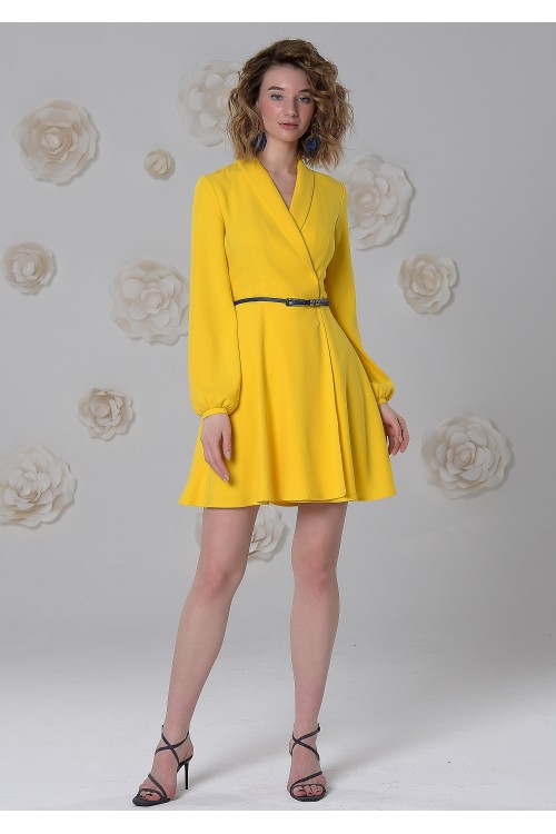 Платье Лаура из вискозы на запах солнечно-жёлтое