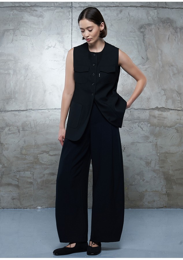 Жилет Крина из вискозы черный