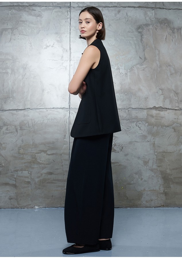 Жилет Крина из вискозы черный